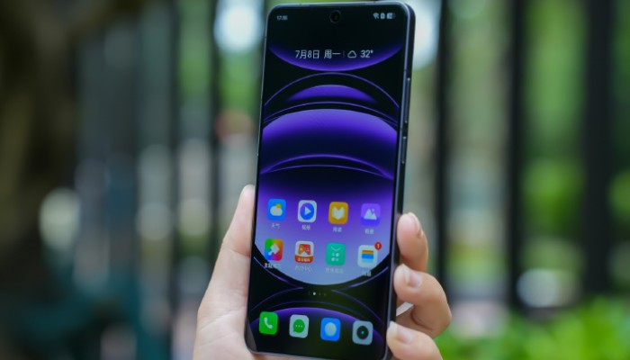 真我Realme GT6如何调整屏幕刷新率？