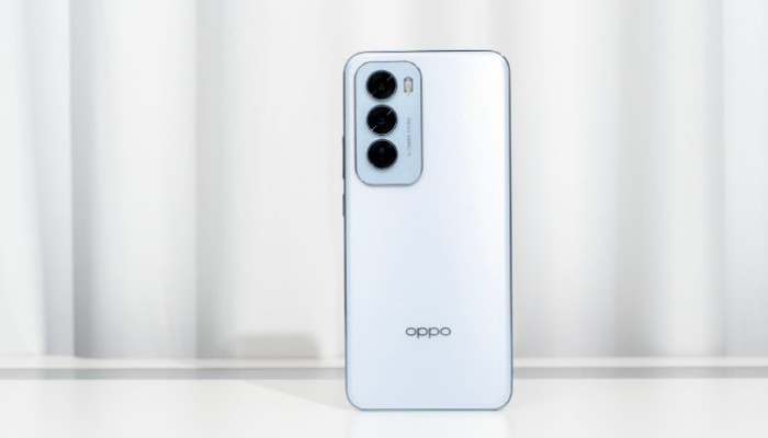 OPPO Reno 12中框是什么材质?