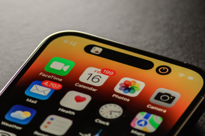 iPhonese3要更新ios17.6吗？
