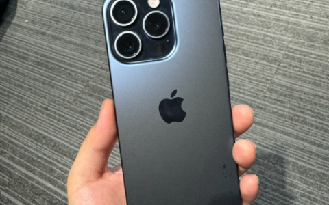 iPhone16怎么换壁纸？