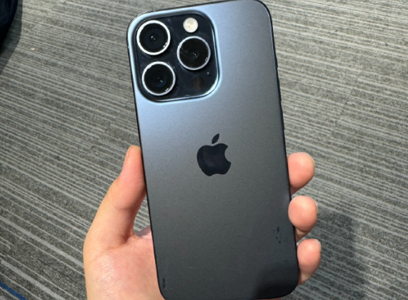 iPhone16怎么换壁纸？