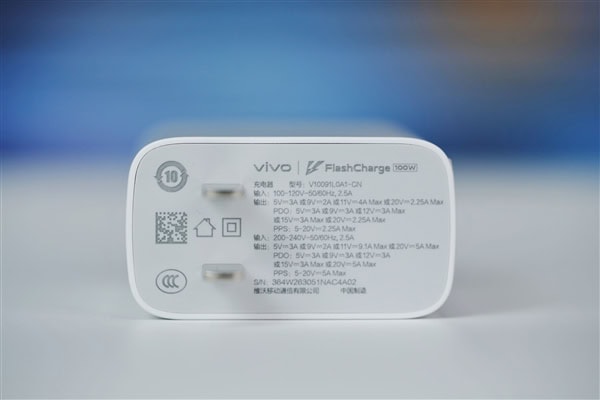 iQOO 15T 深度实测：2K 电竞双芯拉满，这才是旗舰该有的样子