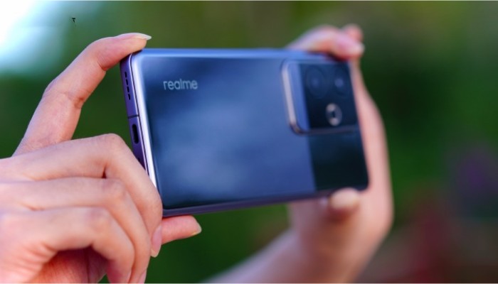 真我Realme GT6拍照怎么不显示手机型号？