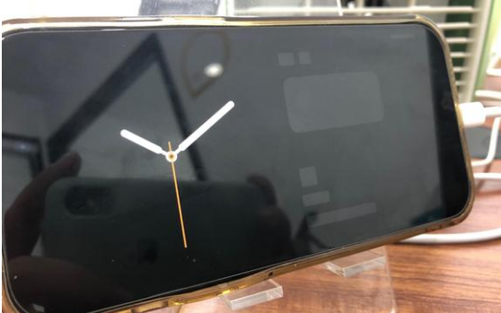 iOS17正式版BUG汇总：无法正常拨打电话、小组件不可用、无线充电不可用等问题