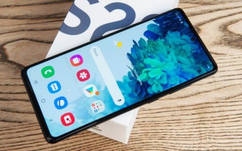 如何在三星Galaxy S20手机上使用分屏显示？指南：在S20上设置多任务界面