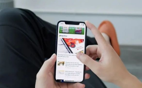 如何处理iPhone 12突然死机的问题？