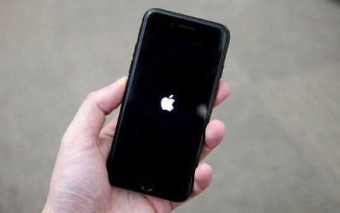 解决iPhone 8/8 Plus持续重启问题的方法