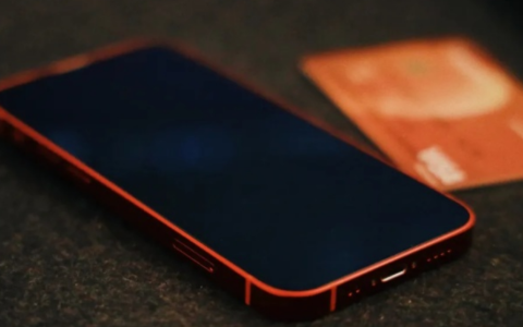 解决iPhone13突然黑屏重启和开机问题的方法