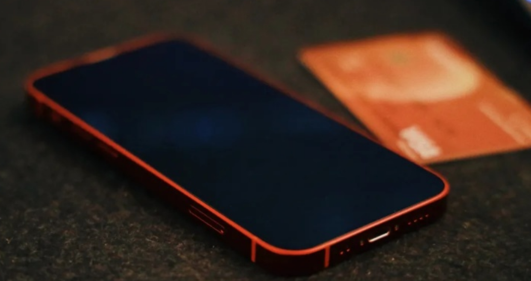 iPhone13突然黑屏重启、莫名黑屏开不了机？可用这几个解决方法修复！