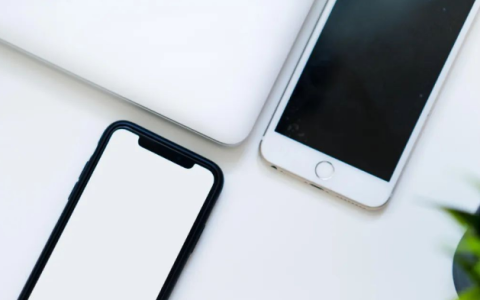 【苹果黑屏自救指南】解救iPhone莫名黑屏、黑屏开不了机！