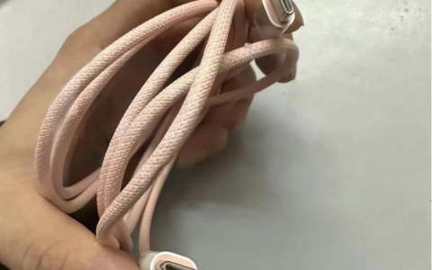 什么样的USB-C数据线适用于iPhone 15系列？