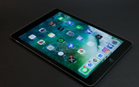 iPad卡在白苹果开不了机怎么办？3种解决办法！