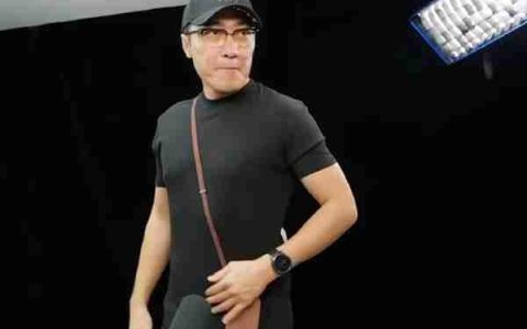 479元一根的苹果17挂绳真有人买：王自如晒上身效果 感受下
