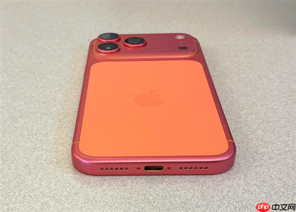 苹果回应橙色iPhone 17 Pro Max褪色成玫瑰金：正常使用不会掉色