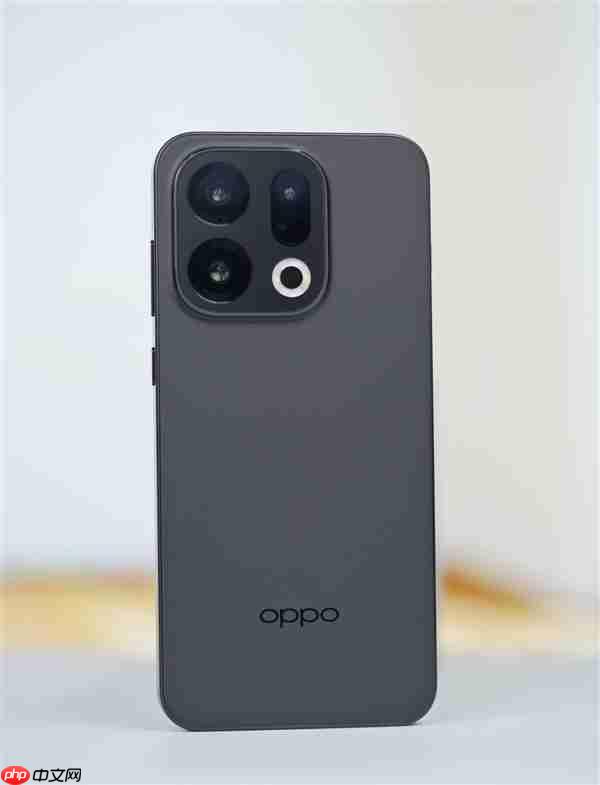 7025mAh超大电池！OPPO Find X9图赏