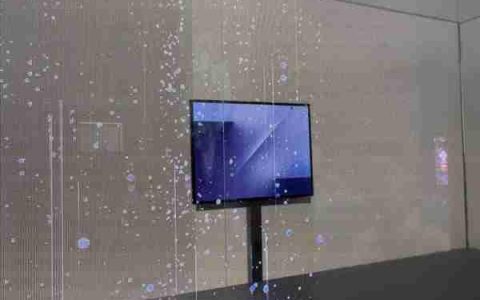 华为唯一对手：三星三折叠屏实机首次公开展出！采用内折方案