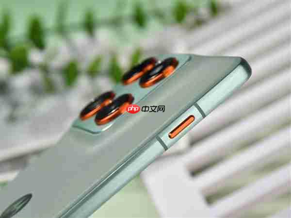 联想moto X70 Air上手：超薄机身+AI 轻薄手机标杆