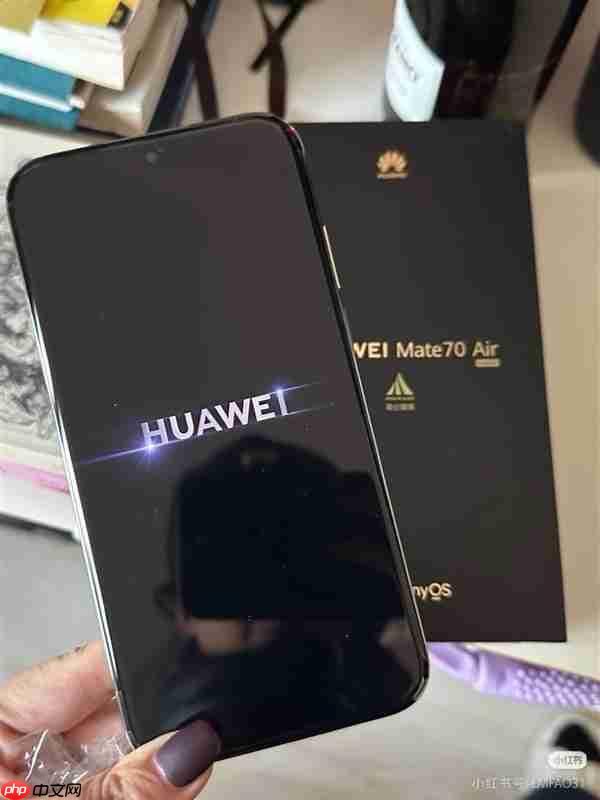 史上最薄Mate直板机！华为Mate70 Air正式官宣：今日预售