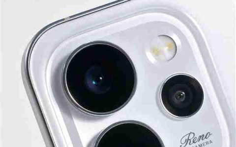 OPPO Reno15真机首次亮相：iPhone同款冷雕工艺、2亿像素主摄