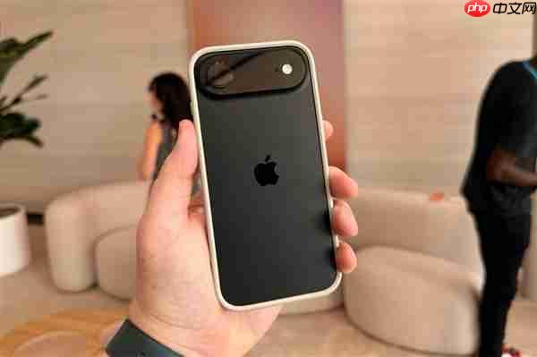 李想谈iPhone Air使用感受：整体很满意 但有续航焦虑
