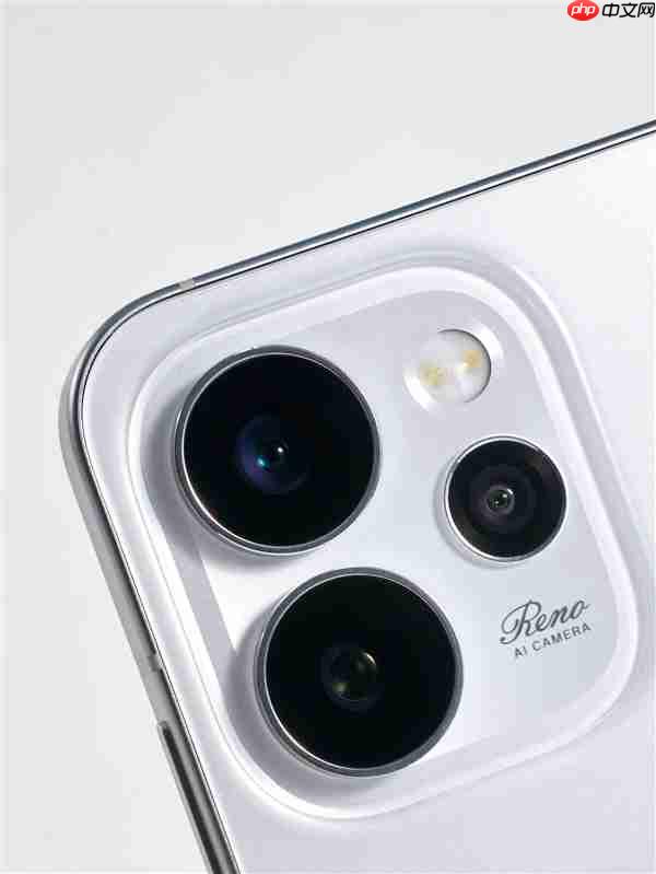 OPPO Reno15首发全新实况图：女生上手后感到惊讶 这功能肯定会火