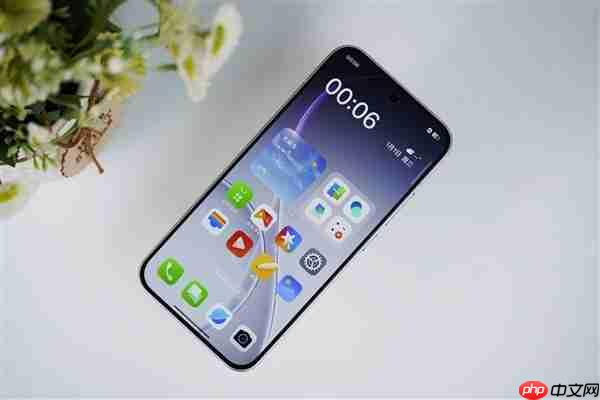 全息光刻美背太吸睛！OPPO Reno 15图赏