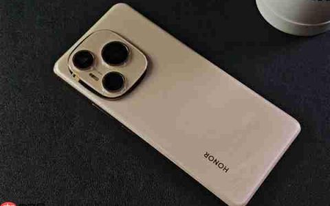 荣耀试产新电池：容量超过10000mAh 淘汰充电宝