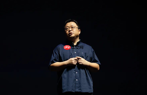罗永浩发文再谈AI手机：让躺着赚钱的大厂睡不着觉
