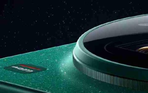 小米最惊艳、最薄的Ultra！小米17 Ultra星空绿外观细节公布：超大R角2D直屏