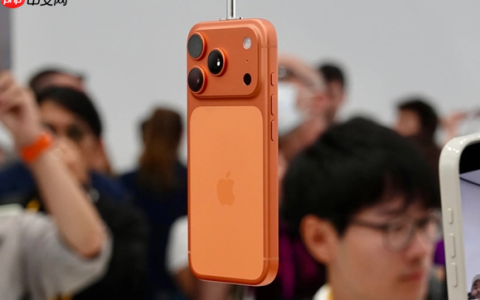 你用过吗 苹果回应iPhone背面隐藏按键：自带的“辅助功能”