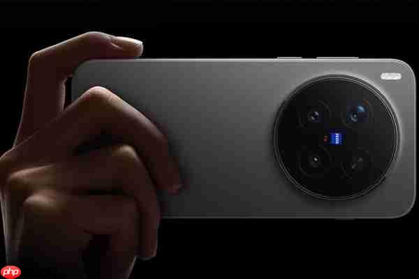 新一代影像灭霸！vivo X300 Ultra规格出炉：6.82英寸2K直屏、取消拍照键