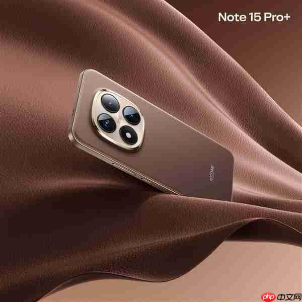 同级罕见等深微曲+龙晶玻璃！REDMI Note 15 Pro+新春版摩卡棕公布