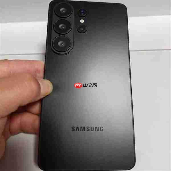 2026年首款万元机皇来了！三星Galaxy S26 Ultra机模上手