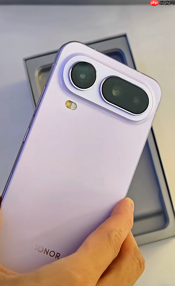 荣耀Magic8 Pro Air真机上手：经典感叹号Deco 比iPhone Air还轻