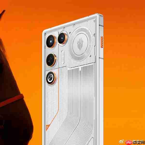 红魔产品经理吐槽手机设计千篇一律：抄完iPhone 17 Pro抄17Air