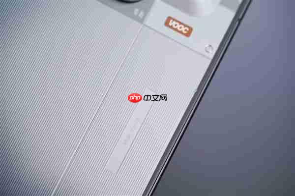 透明RGB光环 辨识度拉满！真我Neo8图赏