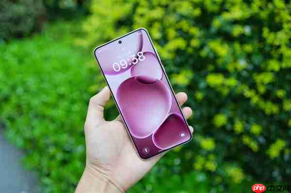 OPPO Find X9 Ultra渲染图出炉：金属+皮革双拼设计 神似相机