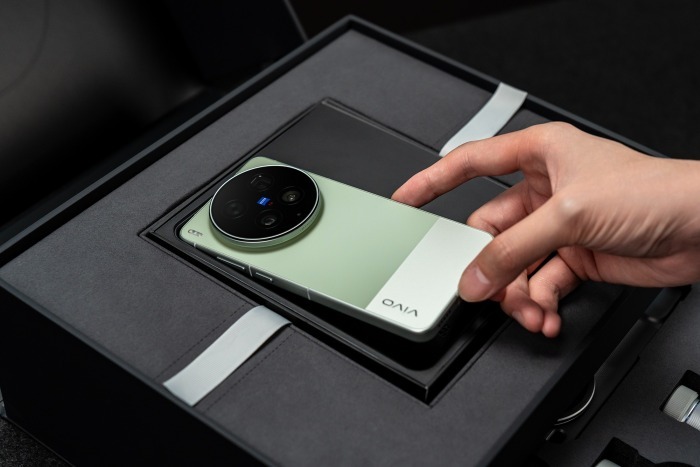 OPPO、vivo万元档影像旗舰排期曝光:明年3-4月见,影像路线各走极端