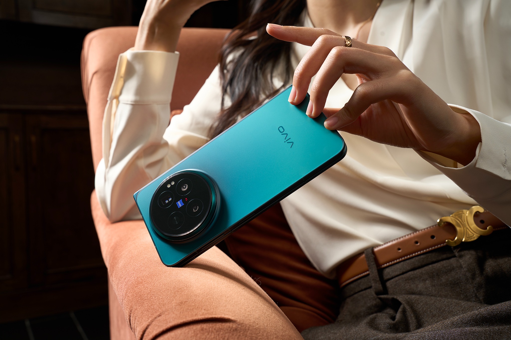 折叠屏多任务的最优解?vivo X Fold6 独家「原子工作台」+ AI全面评测