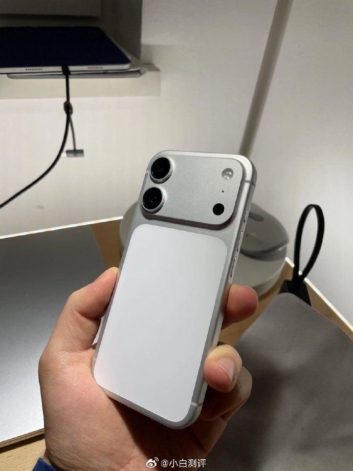 这回标准版也有Pro质感？iPhone 18横向镜头模组曝光