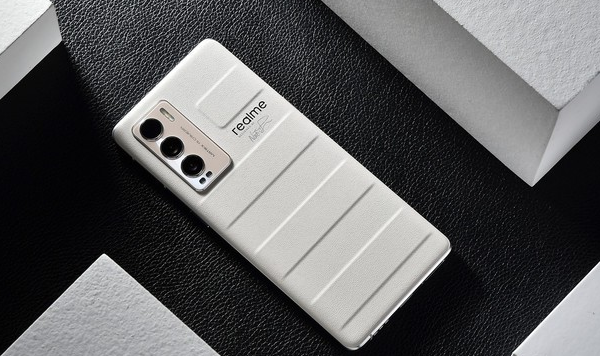 真我realme GT 大师探索版