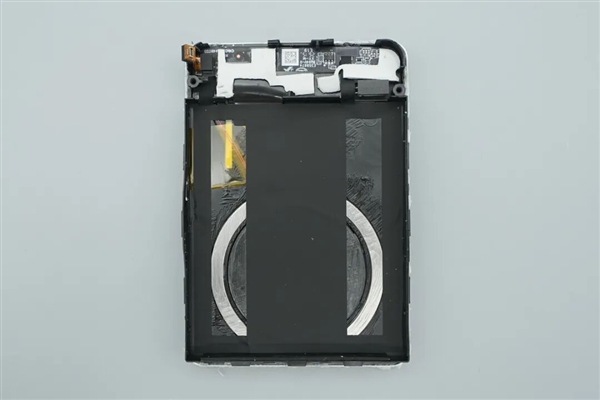 拆解报告:小米金沙江10000mAh 45W超薄磁吸移动电源