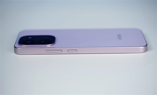 轻薄机身塞下9000mAh电池！vivo Y600 Turbo图赏