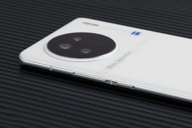 vivo X90 告白版
