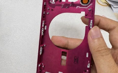 苹果iPhone 18 Pro Max机身亮相：实锤浅蓝、深红新配色