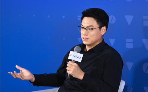 存储疯涨下 7999元X Fold6杀疯！vivo黄韬：对新机销量有信心 比上代至少30%增长