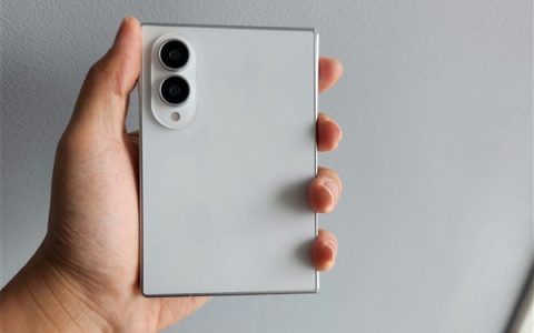 安卓首款阔折叠！三星Galaxy Z Fold8下月发：比华为晚了3个月