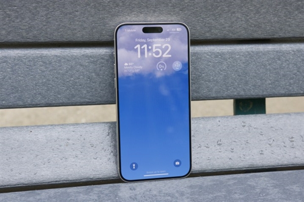 8GB内存成硬伤！iPhone 17无缘苹果最强端侧AI大模型