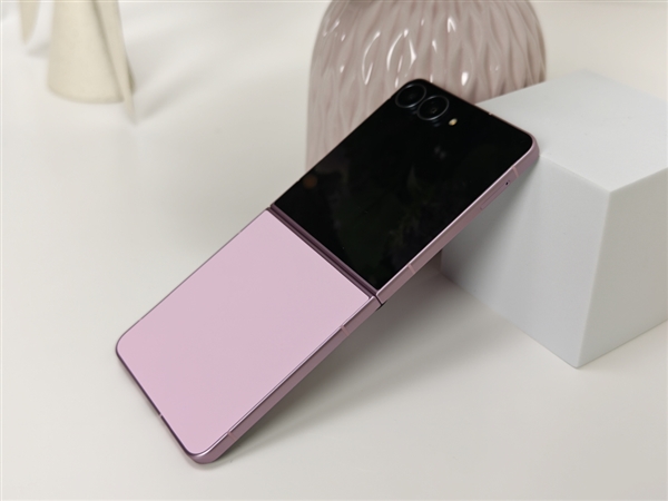 年度最强小折叠！三星Galaxy Z Flip8真机图赏：8999元起