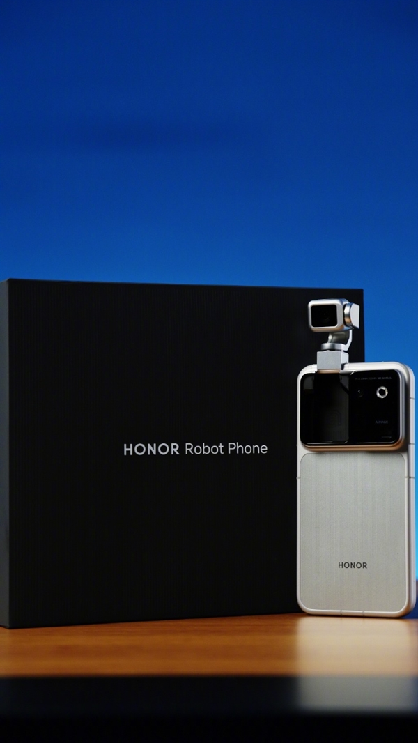 韩路上手荣耀机器人手机Robot Phone：有潜力成为自媒体神器
